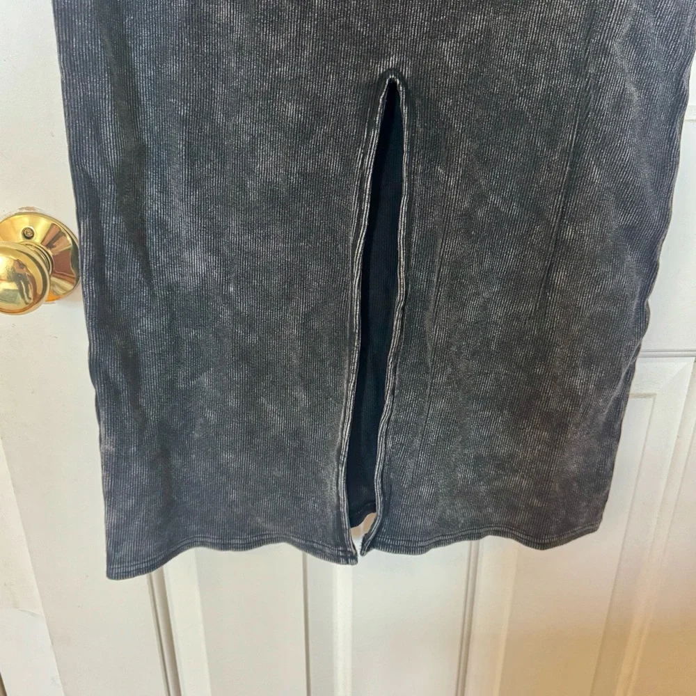 H&M Ribbed Bandeau Tube Midi Dress. Back slit. Charcoal gray black. Size M. - Picture 4 of 7